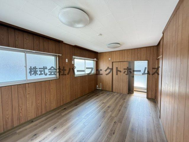 DMハイツ松丘の洋室|落ち着いた色調の洋室です