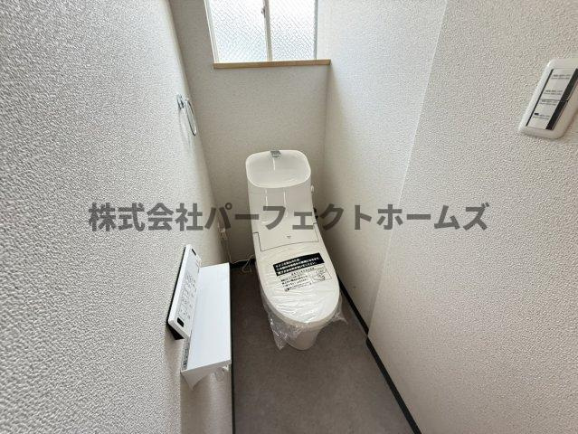 DMハイツ松丘のトイレ|落ち着いた色調のトイレです