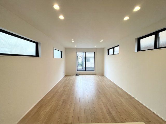 練馬区栄町　心惹かれる魅力的な街　限定1棟の居間・リビング