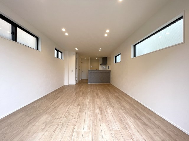 練馬区栄町　心惹かれる魅力的な街　限定1棟の居間・リビング