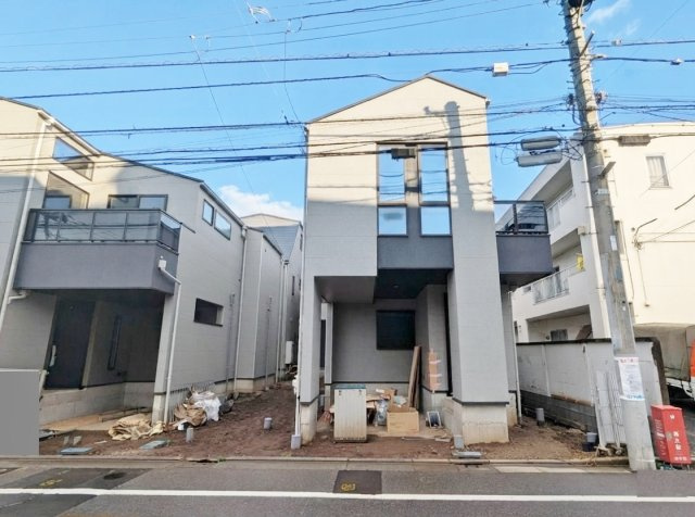 練馬区高松6丁目 全6棟 2号棟の外観|8M公道×5ｍ公道に面する全6棟が誕生します
4ＬＤＫ(納戸表記含)+車庫　