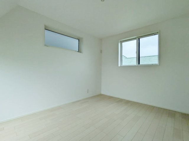 練馬区高松6丁目 全6棟 2号棟の洋室|3階5.5帖洋室は2面開口の明るく快適な空間です(2号棟)
