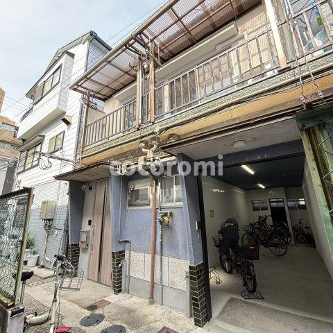 常盤町リノベテラスのエントランス