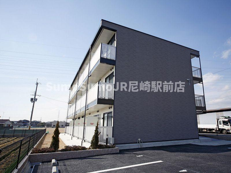 レオパレスグリーンアンバーの外観