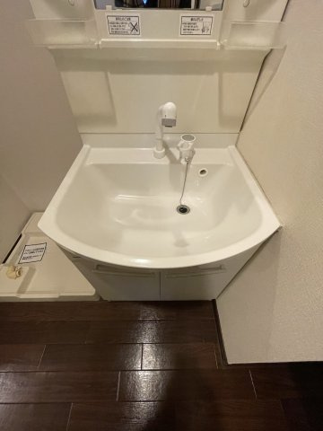 アザレアの独立洗面台