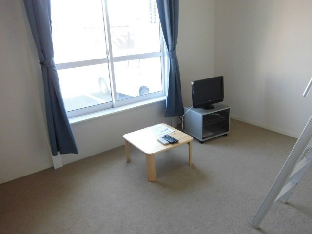 レオパレスクローバーの居間・リビング