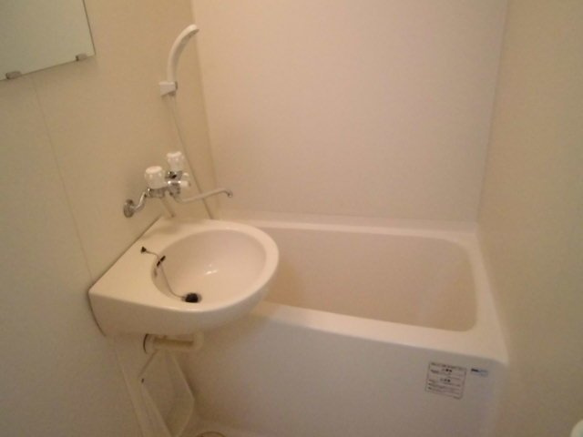 レオパレスクローバーの浴室