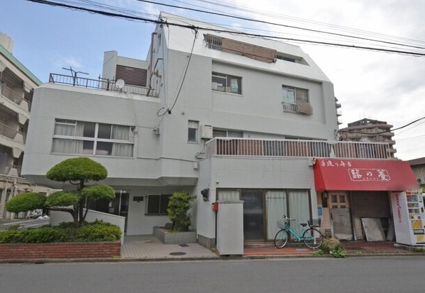 高野マンションの外観