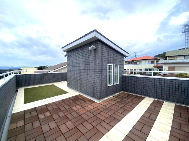 上竜尾町　中古戸建てのバルコニー|ゆとりのあるスカイバルコニーです。