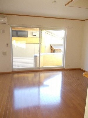 コルティーレ谷上Ⅱの居間・リビング