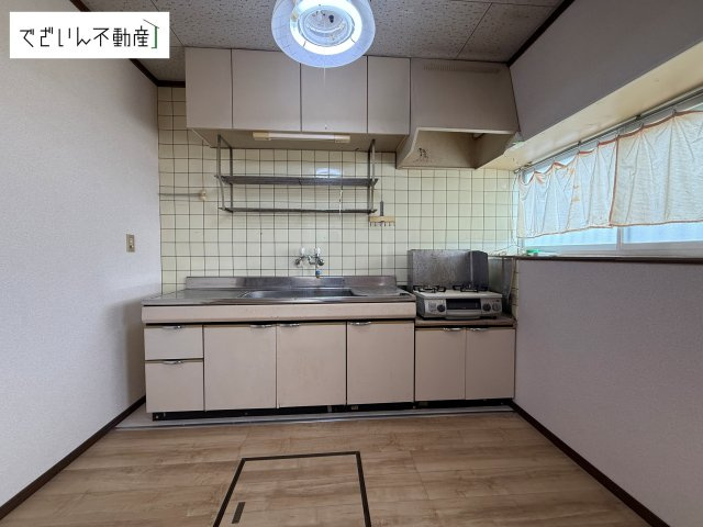 【キッチン】 | 行田市前谷　中古住宅   | 現地(2026年3月撮影)
リフォーム前