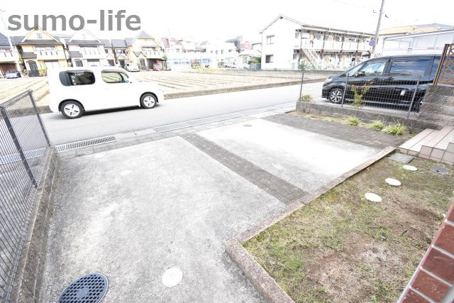 筒井タウンハウス　A棟の駐車場