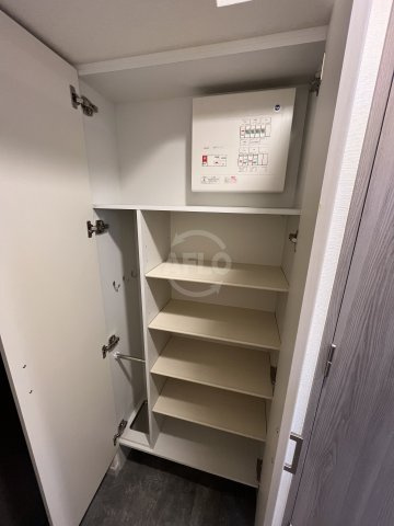 ファステート難波デラックスの収納|ファステート難波デラックス　シューズボックス