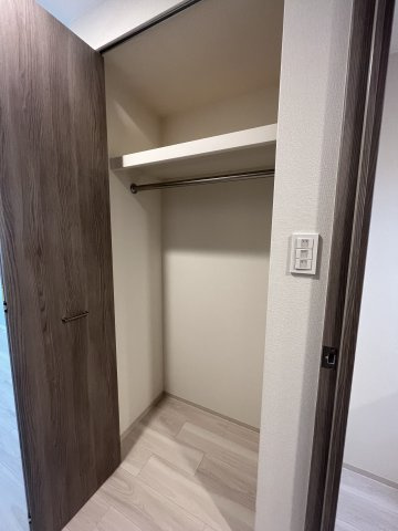 ファステート難波デラックスの収納|ファステート難波デラックス　クローゼット