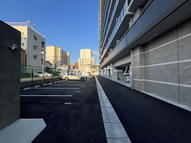 スプランディッドライズ新大阪ノースの駐車場