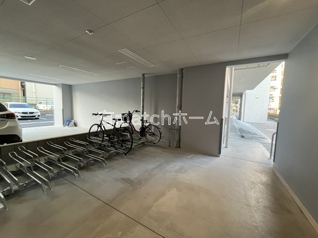 スプランディッドライズ新大阪ノースの駐車場