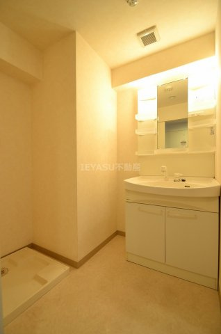 第22友建ビルの洗面所