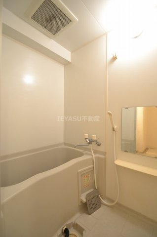 第22友建ビルの浴室