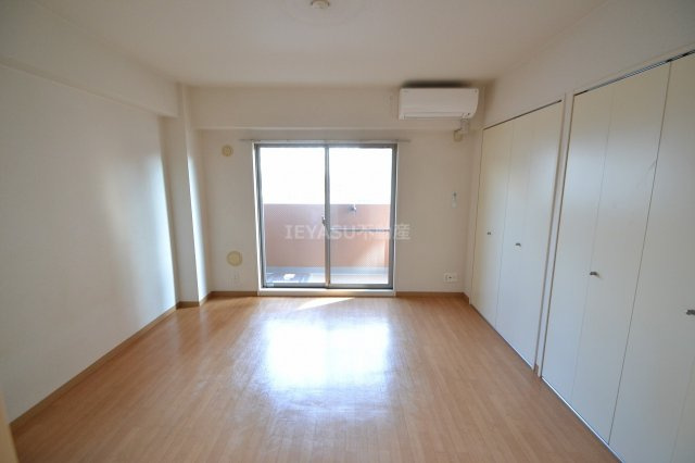 第22友建ビルの内装