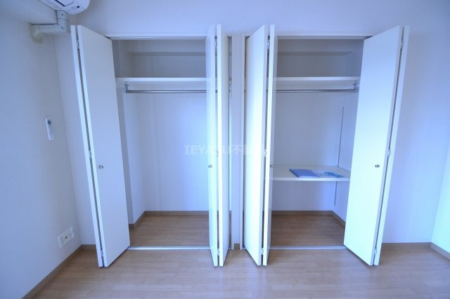 第22友建ビルの収納