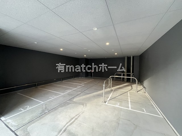 ブランシエスタ森ノ宮の駐車場