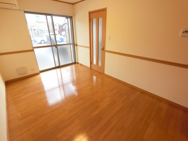 【居間・リビング】 | フォレストサイド富里　C