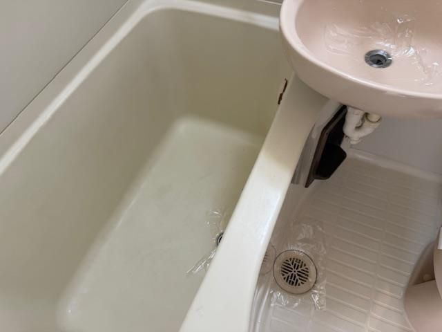 横浜市金沢区六浦２丁目のアパートの浴室