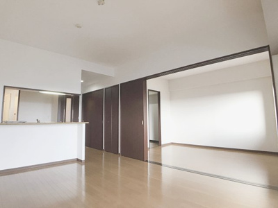 【居間・リビング】 | Hill Palace IKAI【名古屋市賃貸・宅配ボックス】