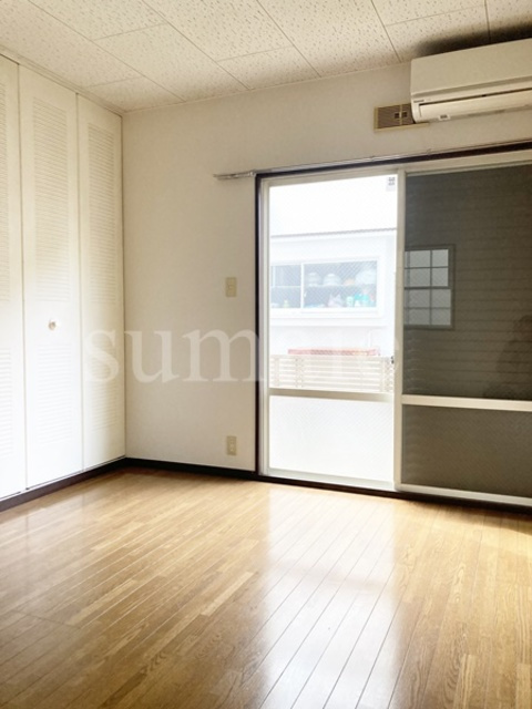 カーサ榊原の居間・リビング|明るいお部屋です！