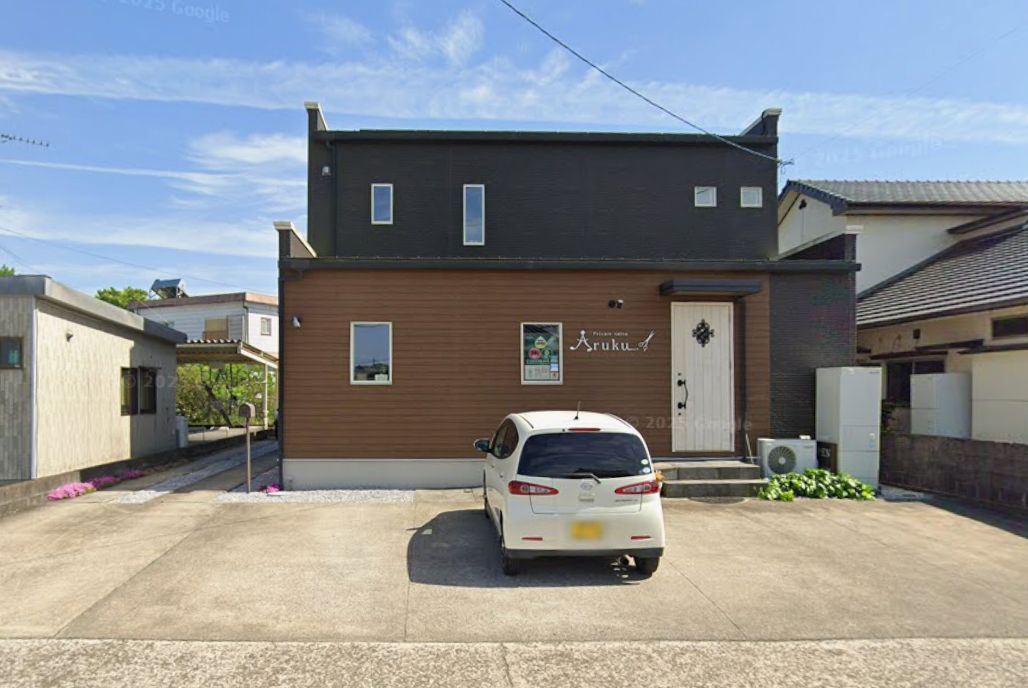 北諸県郡三股町五本松の店付住宅