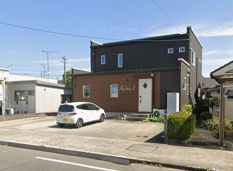 北諸県郡三股町五本松の店付住宅の外観