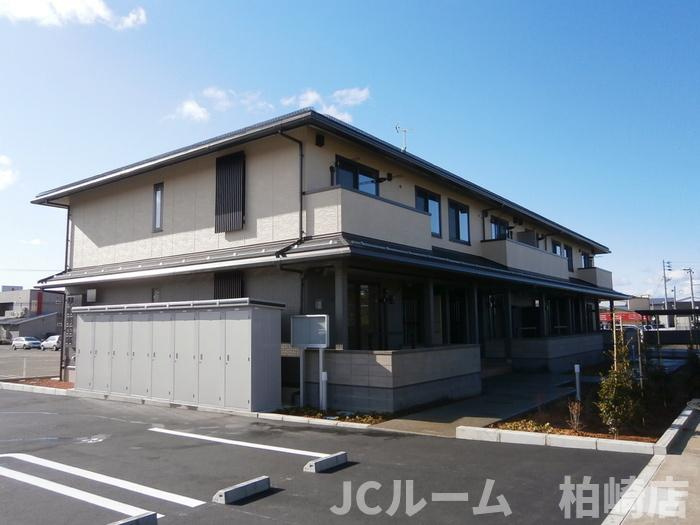 柏崎市田中のアパートの外観