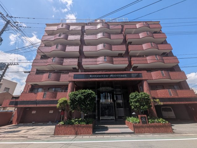 ロマネスク六ツ門の外観
