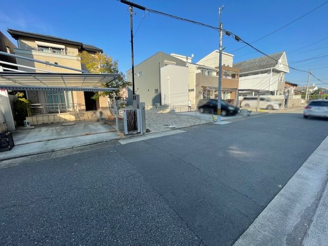 南区明円町土地の前面道路含む現地写真|前面道路含む南西側