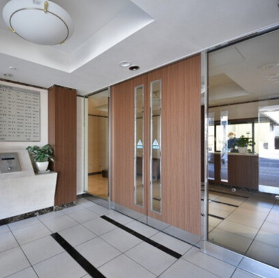 【エントランス】 | アルファステイツ大学病院通り