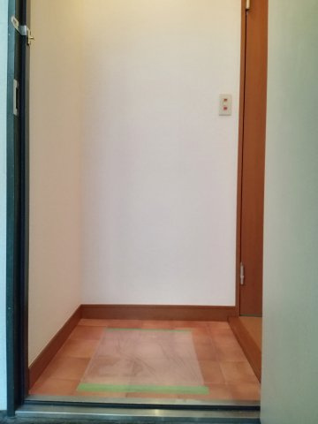 調布市多摩川５丁目の賃貸マンションの玄関