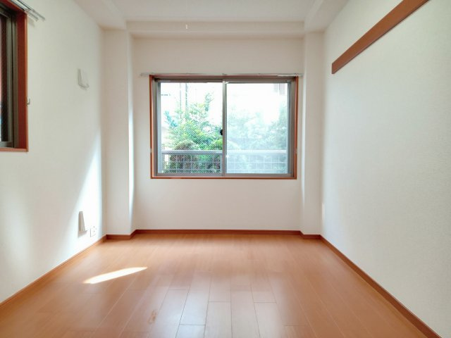 調布市多摩川５丁目の賃貸マンションの居間・リビング