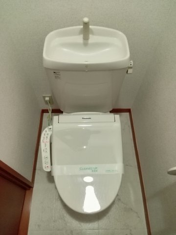 調布市多摩川５丁目の賃貸マンションのトイレ