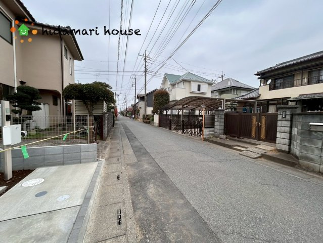 上尾市栄町78番1　新築戸建　ハートフルタウンAの前面道路含む現地写真