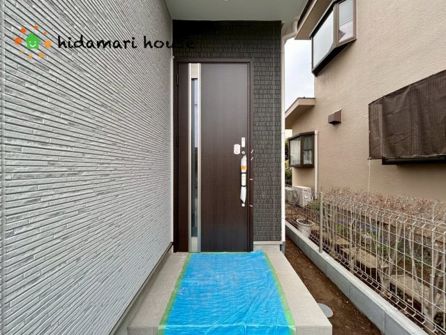 上尾市栄町78番1　新築戸建　ハートフルタウンAの玄関