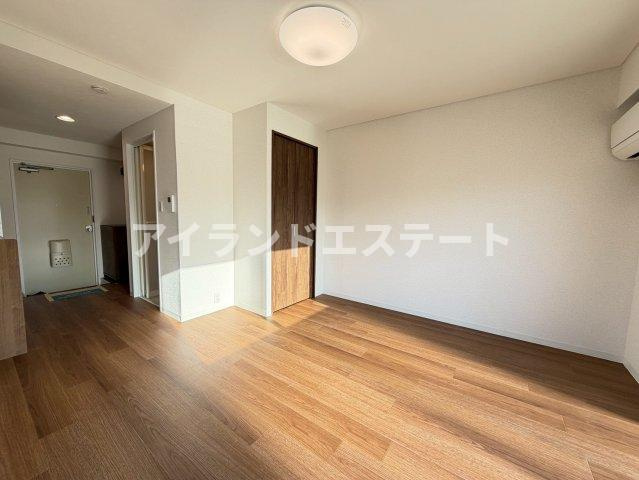 ユピテル駒沢　リフォーム済　駅近　角部屋の居間・リビング