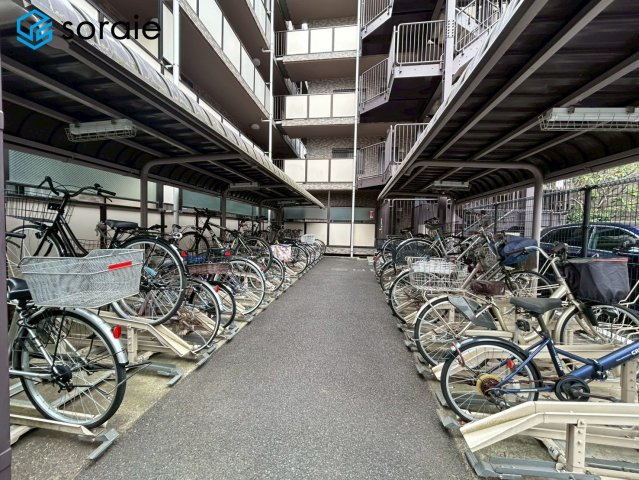 ライオンズガーデン川越　中古マンションの駐輪場|4/21撮影