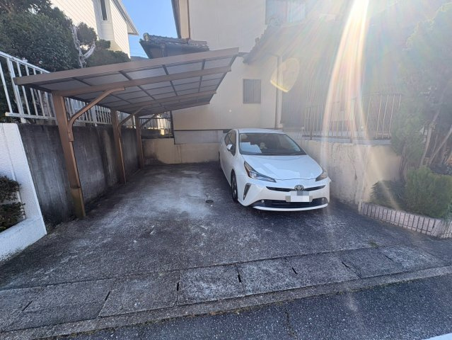 豊田市五ケ丘2丁目　貸家の駐車場