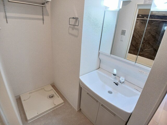 ウエスト　Ａの洗面所|朝の身支度には欠かせない独立洗面化粧台