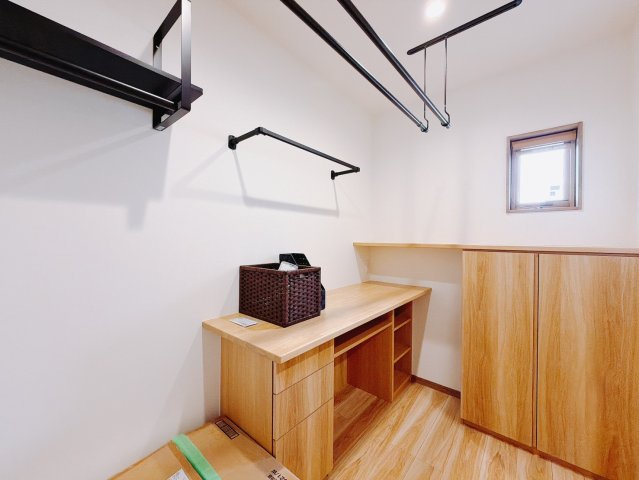 【新築戸建】太田市龍舞町2期のランドリースペース|■ランドリールーム｜独立したランドリースペースは天候に左右されることなく、生活感も隠すことができます♪
