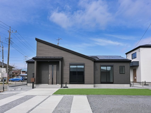 【外観】 | 太田市新田上江田町　タクトホーム | 限定1棟の平屋物件がついに建物完成いたしました！ぜひ一度ご見学ください♪