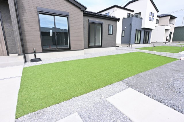 【庭】 | 太田市新田上江田町　タクトホーム | 広いお庭でBBQやガーデニング、ドッグランなど夢が広がりますね♪
