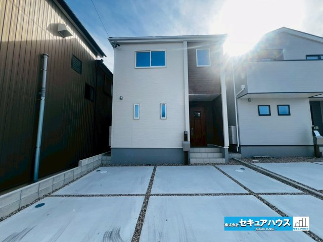 【今からご案内可能】豊明市前後町鎌ケ須　全4棟の外観|【現地外観写真】
◆完成済！本日ご案内可能♪365日営業中　　
◆駐車並列2台可能！オプション工事でカーポート設置などいかがでしょうか。その他にも、フェンスなどの「オプション工事」もご提案いたします♪