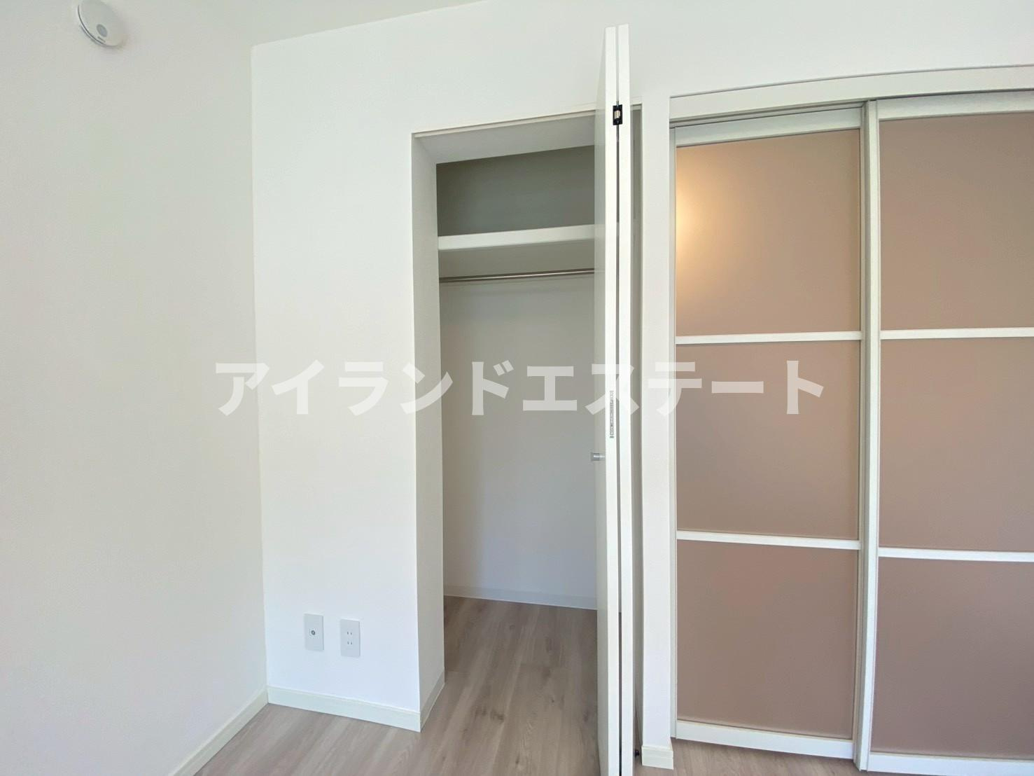 SOCIETY SAKURA-SHIMMACHI　独立洗面台　オートロックの収納