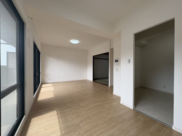 ファミール日進一番館の居間・リビング